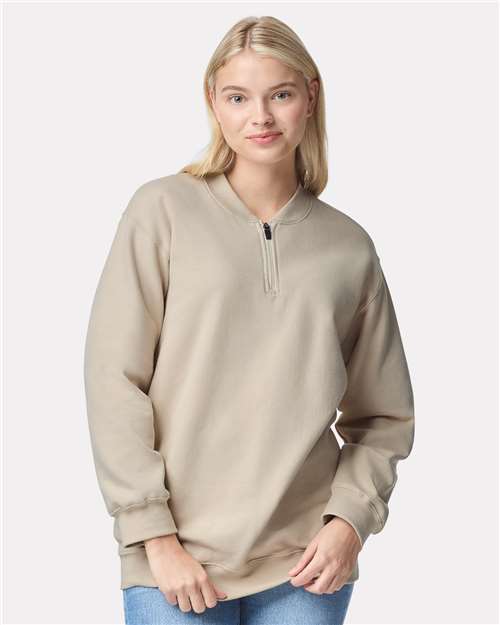 Softstyle® Midweight 1/4 Zip Sweatshirt